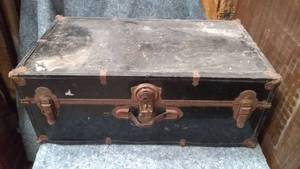 lot 615 image: Vintage Metal Trunk