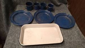 lot 618 image: Enamelware Lot