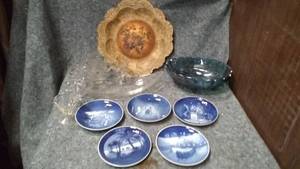 lot 628 image: Decorative Vintage and Modern Tableware Lot