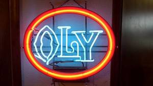 lot 82 image: Vintage OLY Beer Neon Sign