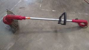 lot 634 image: HyperTough Electric Weed Eater 4amp 12in Cut