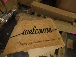 lot 2840 image: Welcome rug