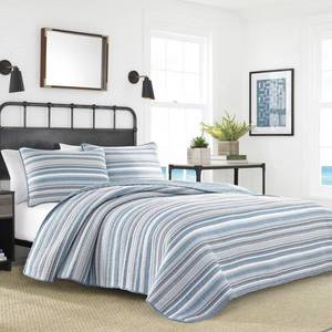 lot 2912 image: Nautica Jettison King Quilt Set Bedding
