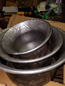 lot 2915 image: Flower Buckets On Stake -Set of 3 Retail $89.99
