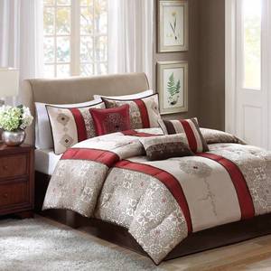 lot 2986 image: Red Perry Comforter Set Queen 7pc
