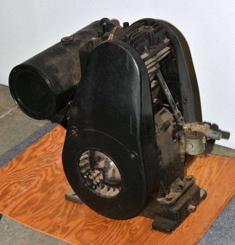 lot 1009 image: Antique Tillotson Mfg. Co. Motor