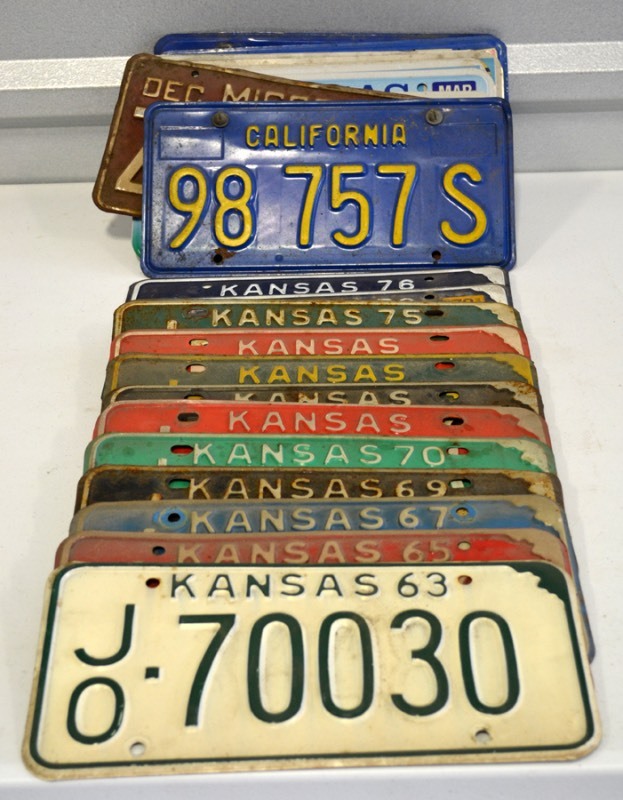 lot 1016 image: 20 License Plates - lot 2