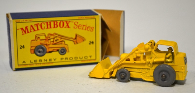 lot 1020 image: Vintage Matchbox Series Car - Hydraulic Excavator #24
