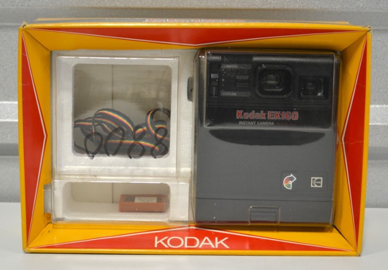 lot 2039 image: Kodak EK160 Instant Camera