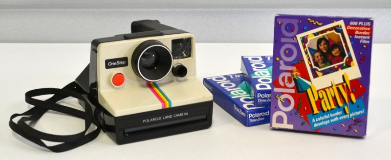 lot 2040 image: Polaroid 1 Step  3 film packs