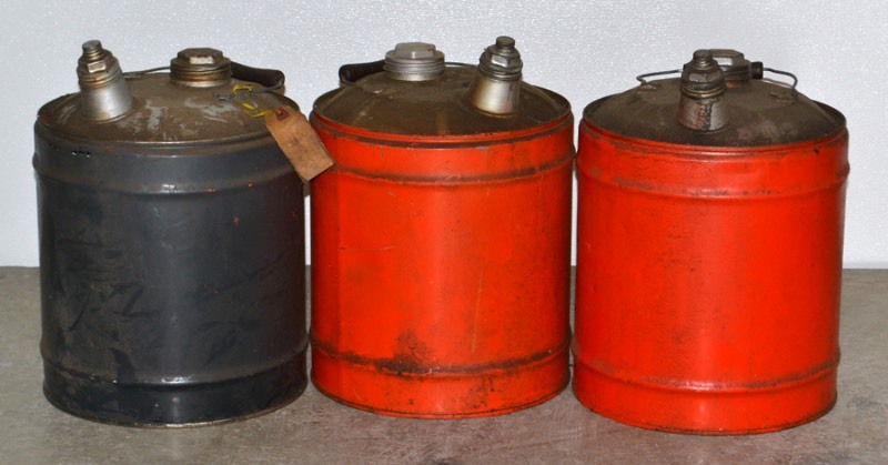 lot 2051 image: 3 vintage gaslubricant cans