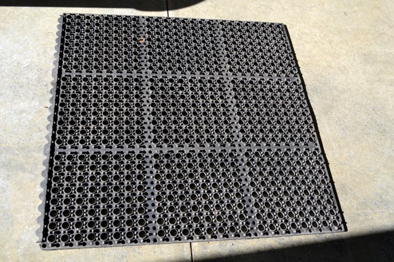 lot 2061 image: 36 x 36 Garage Mat