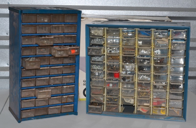 lot 2069 image: 2 Multi-drawer Storage Organizers
