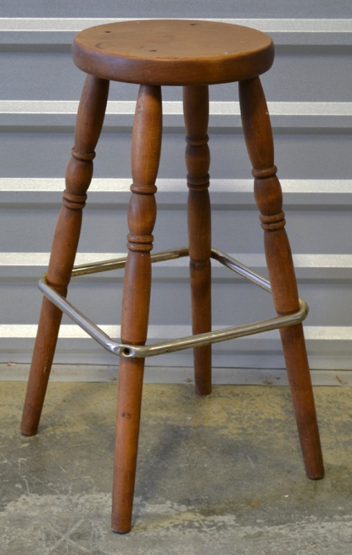 lot 2087 image: Mid Century Wooden Stool