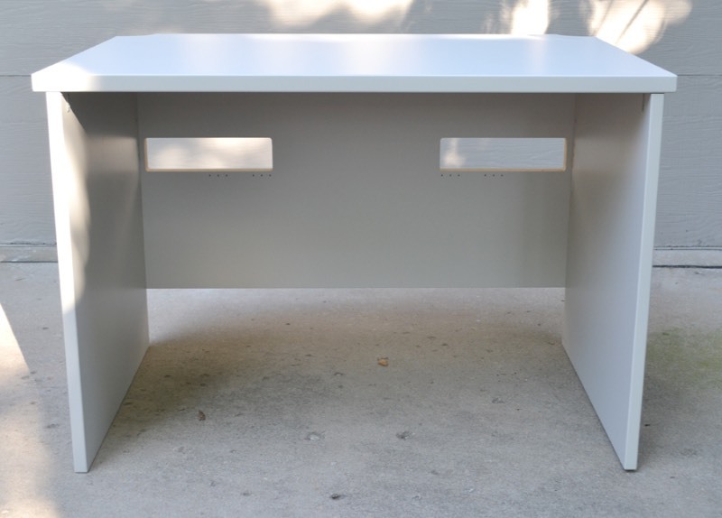 lot 2090 image: New White Desk - Lot 2
