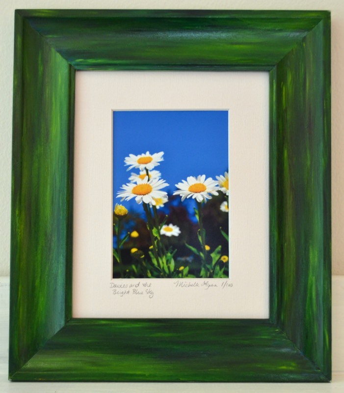 lot 5006 image: Daisies and the Bright Blue Sky