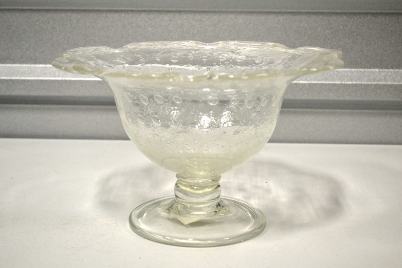 lot 6015 image: Glass Fruit Bowl