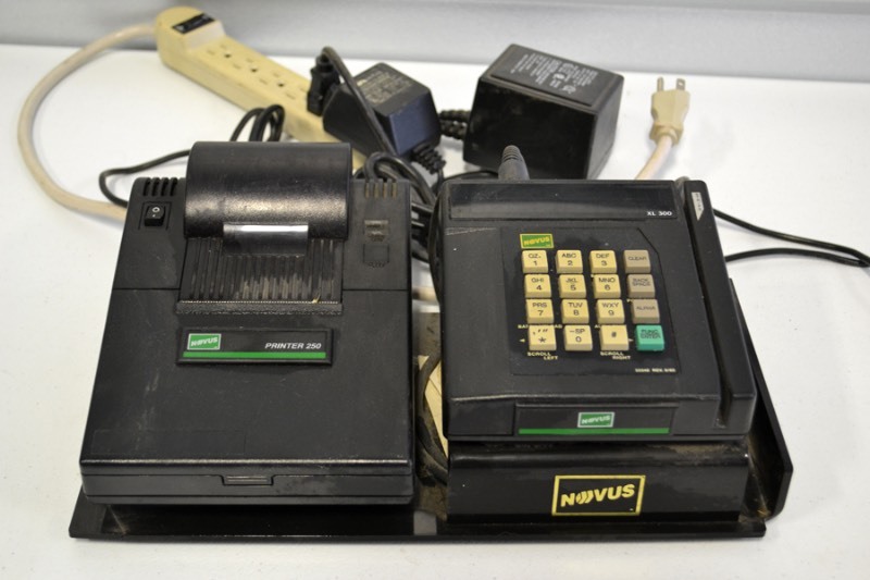 lot 6023 image: Novus Credit Card Machine