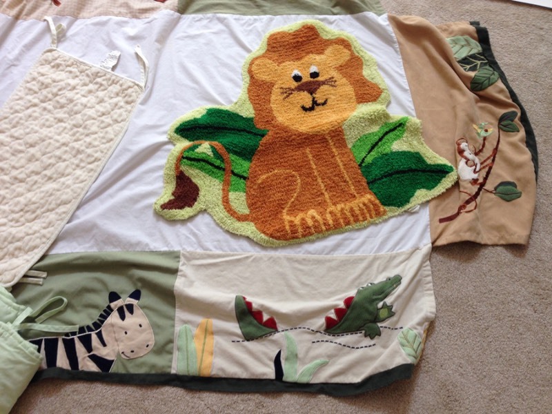 lot 6042 image: Baby Jungle Animal Crib Set