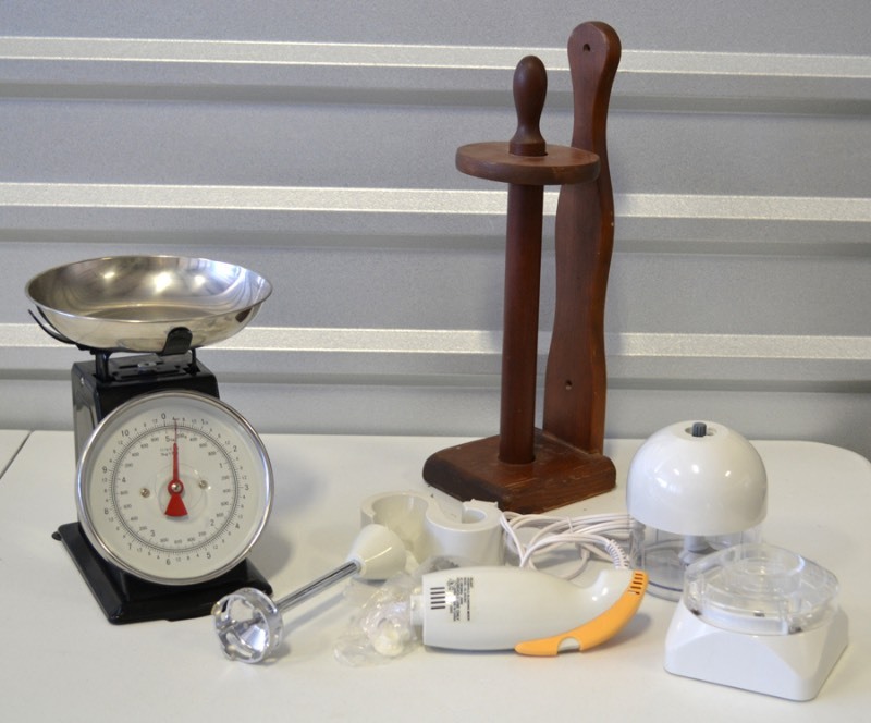 lot 6055 image: Large Kitchen Scale, Small Hand Blender and wooden paper towel holder