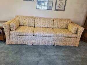 lot 3909 image: Ethan Allen Mid Century Yellow Floral Couch