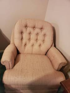 lot 3920 image: Pastel Pink Swivel Rocking Chair&nbsp