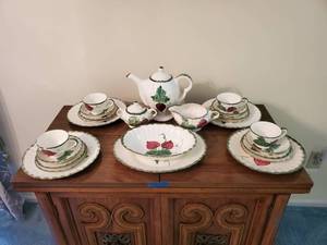 lot 8314 image: 25 Piece Set of Pine Ridge Hand Painted Strawberry Dishes - Few Chips - See Photos for Imperfections