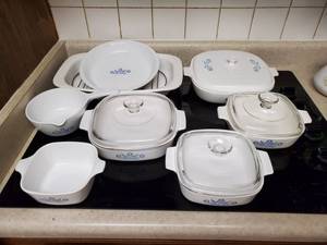 lot 8328 image: 8 Piece Set of Blue Flower Corning Ware Baking Dishes