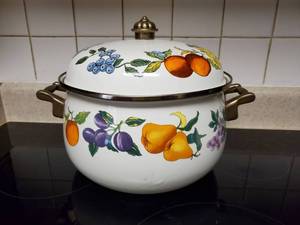 lot 8329 image: Essence Limited Edition Enamel Pot