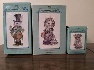 lot 8331 image: Pair of 3 Collectable Figurines