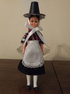 lot 8333 image: MRS. PILGRIM Doll