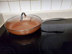 lot 8342 image: Copper Chef Pan w Lid