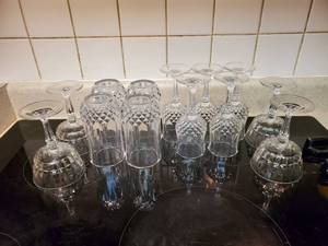 lot 8349 image: Lot of 13 Crystal Glasses