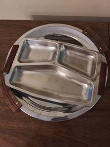 lot 8355 image: Set of 2 Serving Trays