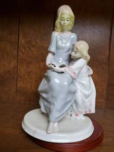 lot 9006 image: MEICO Porcelain Mother and Child