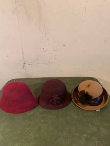 lot 9247 image: Lot of 3 Ladies Hats Location Basement