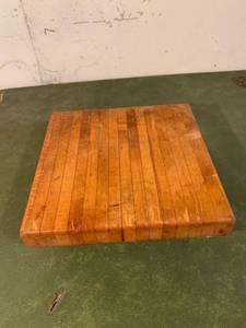 lot 3955 image: Wood Cutting Block 11 Inch Location Basement