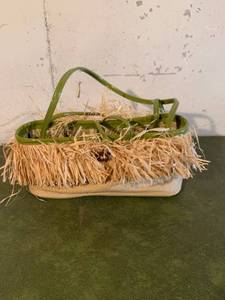 lot 3963 image: Hawaiian Style Bag Location Basement