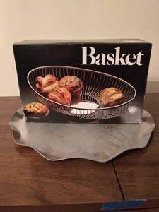lot 8440 image: Silver Serving Platter with Bread Basket