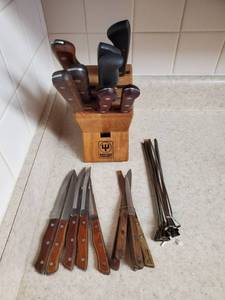 lot 8457 image: Lot of Wooden Handle Knives ( Maxam Forgcratt  Tramolta)