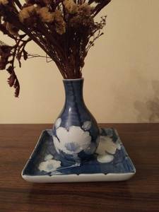 lot 8459 image: Blue and White Japanese Vase with Matching Display Plate