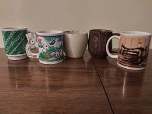lot 8464 image: Lot of Coffee Mugs