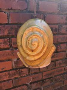 lot 8500 image: Ceramic Snail Chime