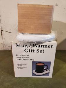 lot 9256 image: Coffe Mug Warmer with Mug