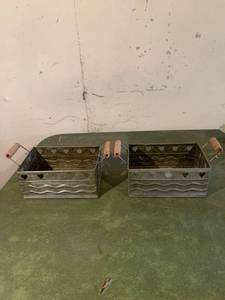 lot 9262 image: Decorative Metal TrayContainers Location Basement