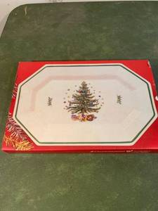 lot 9276 image: Nikko Christmastime Large Platter Location Basement Counter