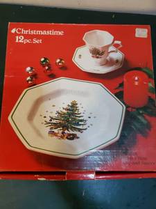 lot 9279 image: Nikko 12 Piece Det. 4 Each. Dinner Pllates.Cups.and Saucers