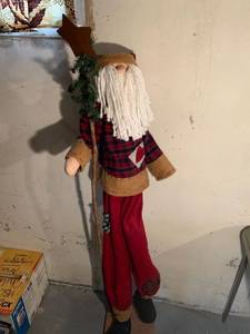 lot 9287 image: Tall Santa Figure Location Basement