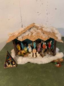 lot 9293 image: Nativity Set Location Basement