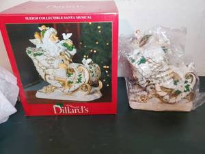 lot 9302 image: Sleigh Collection Santa Musical. Tested and Working